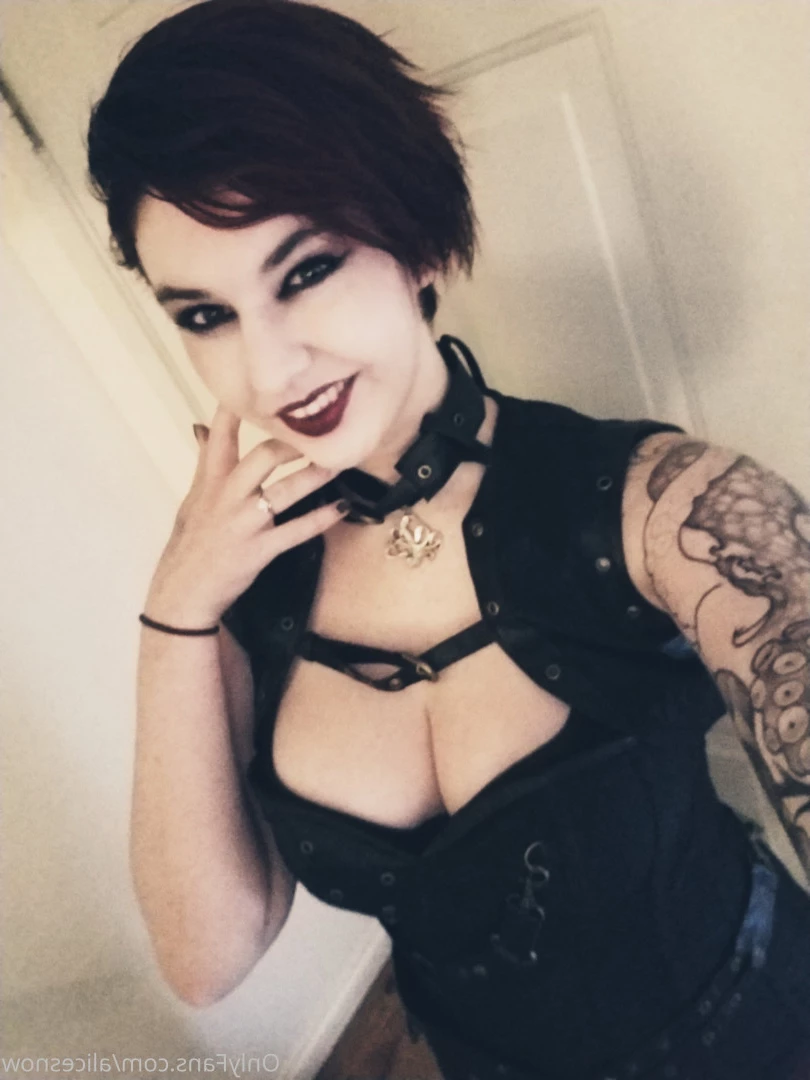 Alice ~ Big Tittied Goth Girlfriend [ alicesnow ] Onlyfans leaked photo 9995129 on Hotleaks.tv
