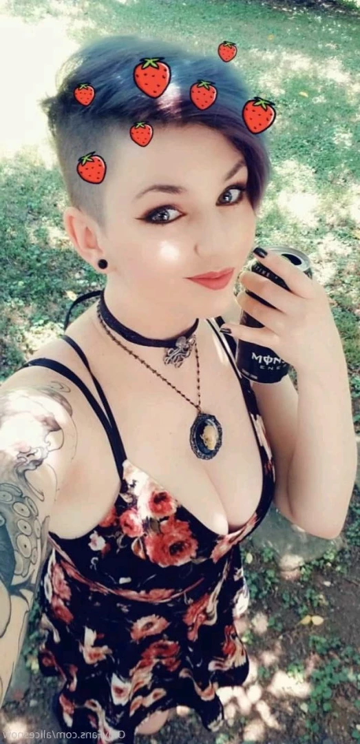 Alice ~ Big Tittied Goth Girlfriend [ alicesnow ] Onlyfans leaked photo 9995205 on Hotleaks.tv