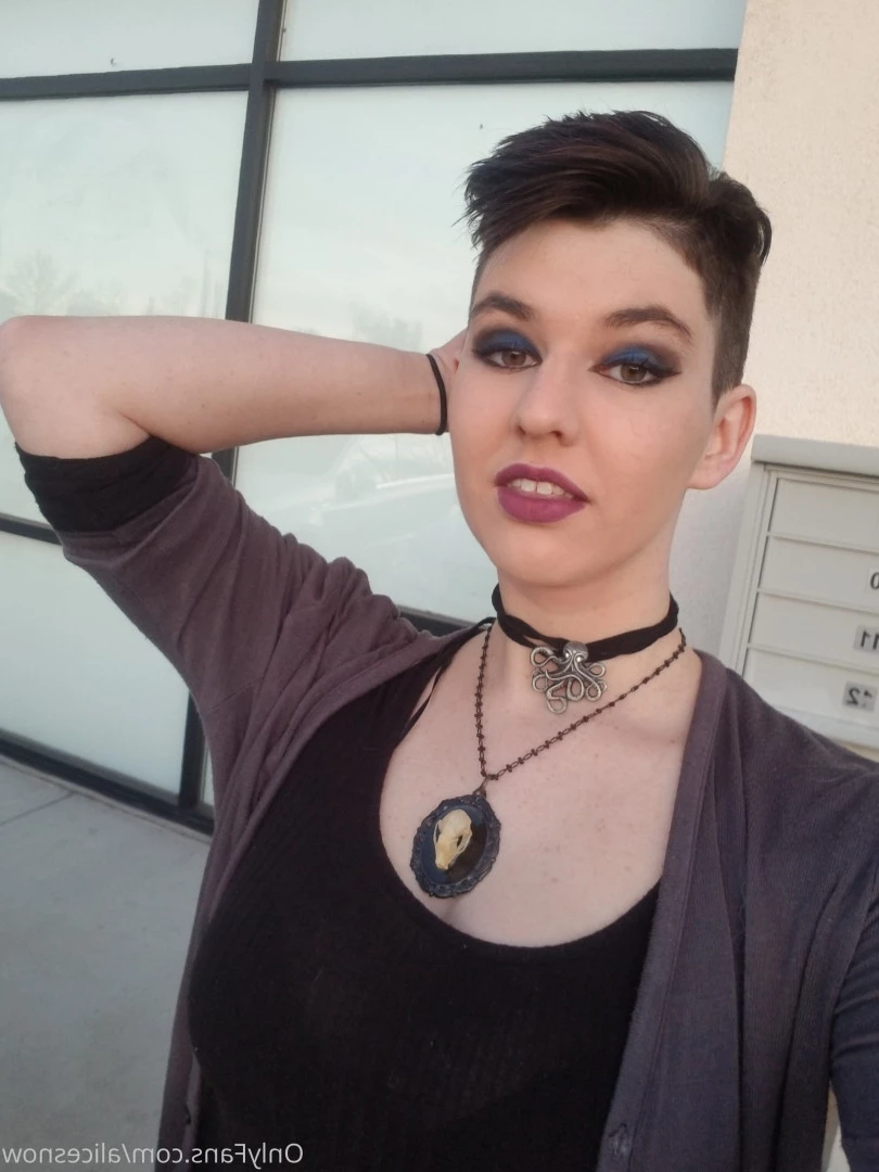 Alice ~ Big Tittied Goth Girlfriend [ alicesnow ] Onlyfans leaked photo 9995372 on Hotleaks.tv