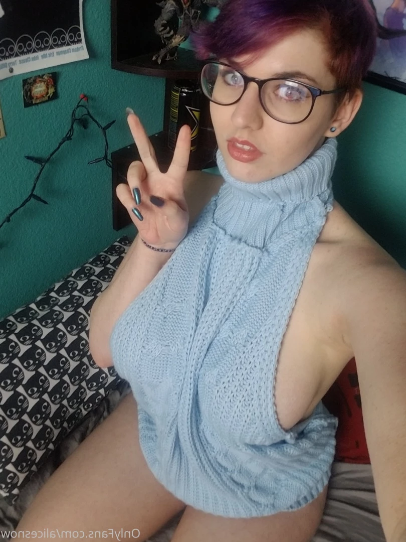 Alice ~ Big Tittied Goth Girlfriend [ alicesnow ] Onlyfans leaked photo 9995654 on Hotleaks.tv