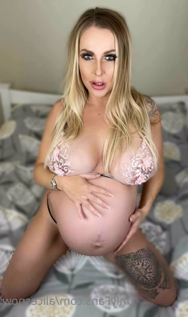 Alice ~ Big Tittied Goth Girlfriend [ alicesnow ] Onlyfans leaked photo 9996352 on Hotleaks.tv