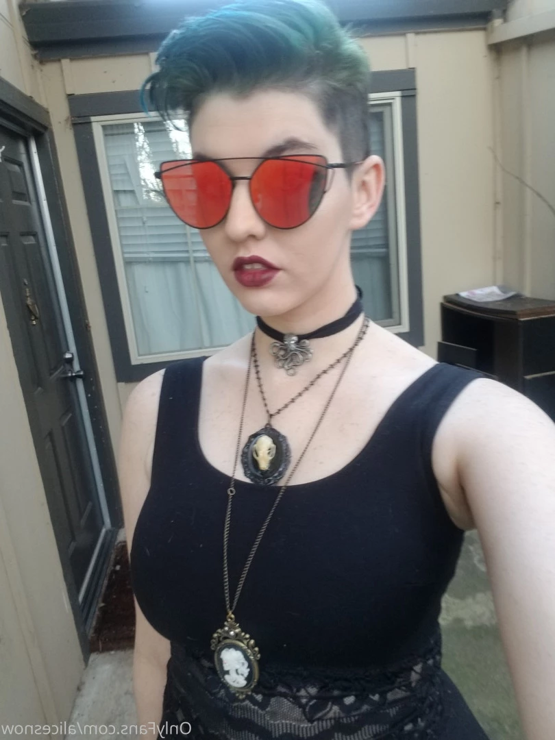 Alice ~ Big Tittied Goth Girlfriend [ alicesnow ] Onlyfans leaked photo 9998434 on Hotleaks.tv