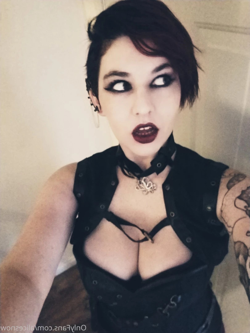 Alice ~ Big Tittied Goth Girlfriend [ alicesnow ] Onlyfans leaked photo 9999980 on Hotleaks.tv