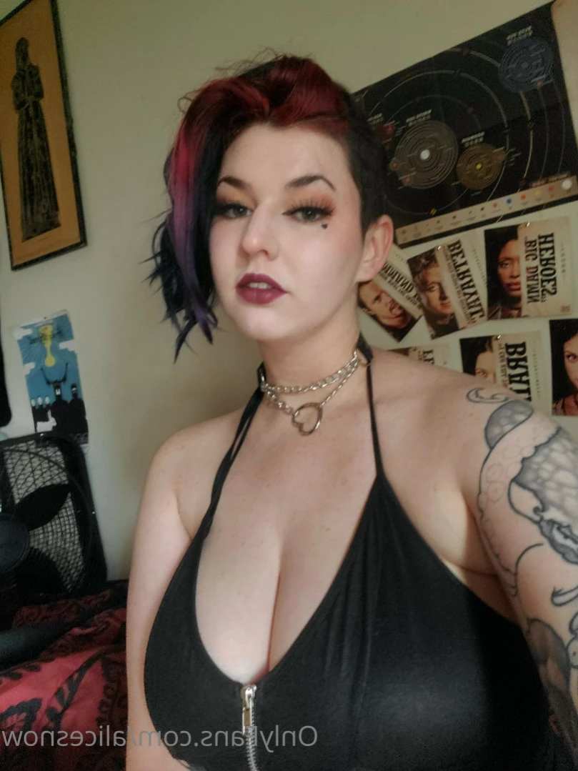 Alice ~ Big Tittied Goth Girlfriend [ alicesnow ] Onlyfans leaked photo 10922391 on Hotleaks.tv