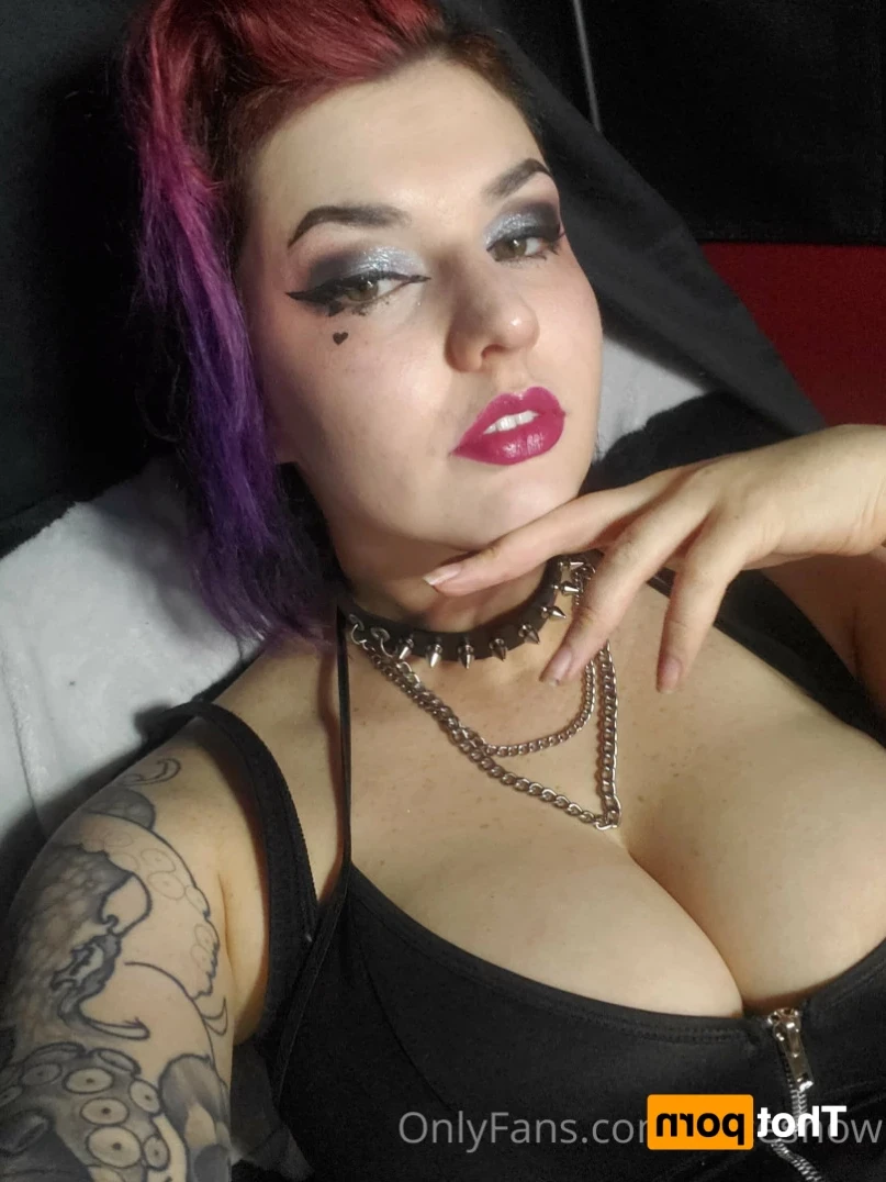 Alice ~ Big Tittied Goth Girlfriend [ alicesnow ] Onlyfans leaked photo 11332017 on Hotleaks.tv