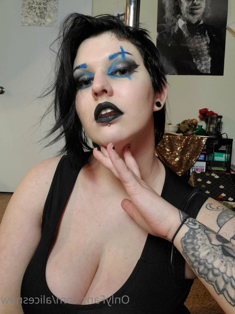 Alice ~ Big Tittied Goth Girlfriend [ alicesnow ] Onlyfans leaked photo 11393347 on Hotleaks.tv