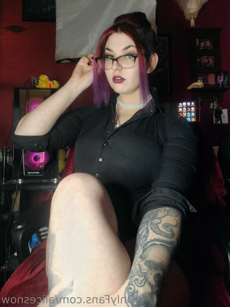 Alice ~ Big Tittied Goth Girlfriend [ alicesnow ] Onlyfans leaked photo 11503876 on Hotleaks.tv