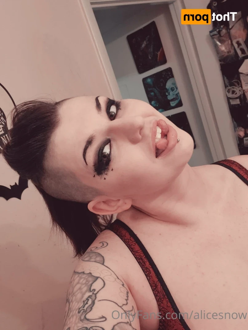 Alice ~ Big Tittied Goth Girlfriend [ alicesnow ] Onlyfans leaked photo 11505374 on Hotleaks.tv