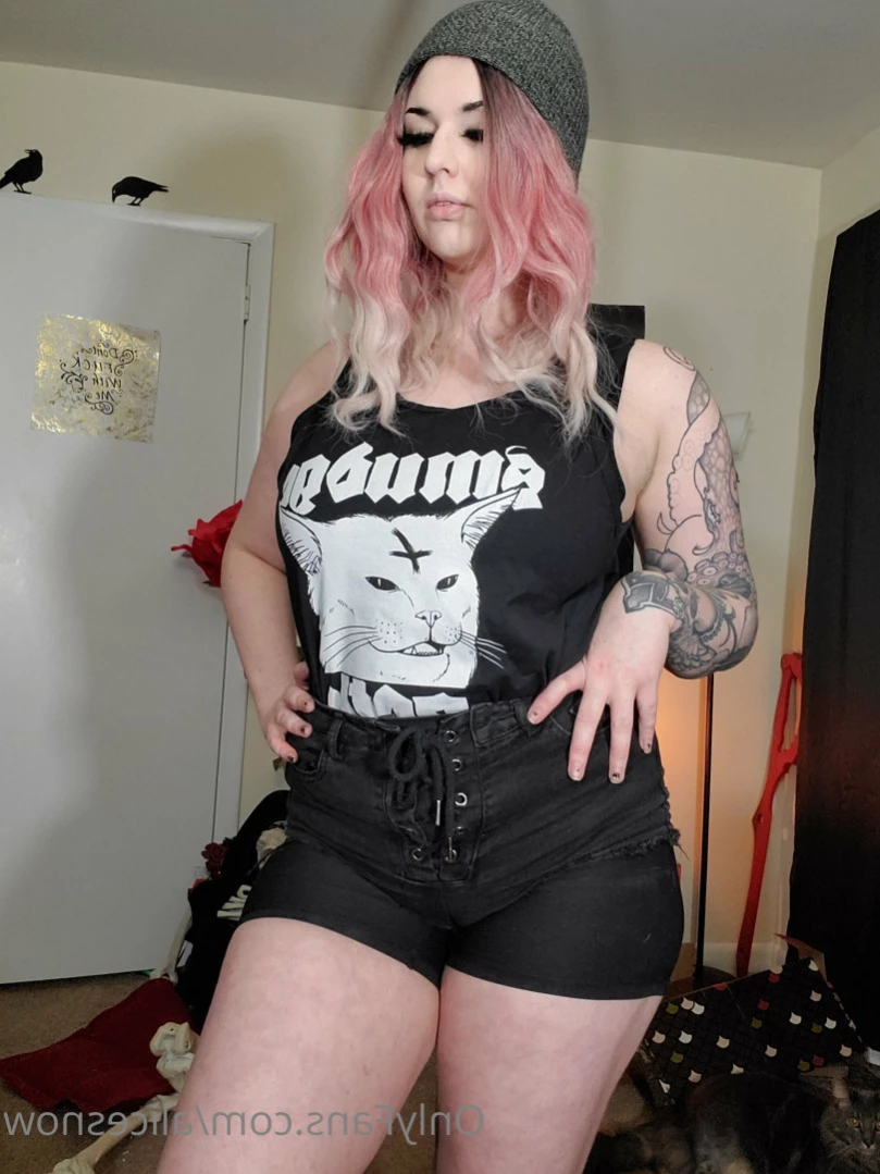 Alice ~ Big Tittied Goth Girlfriend [ alicesnow ] Onlyfans leaked photo 11584226 on Hotleaks.tv