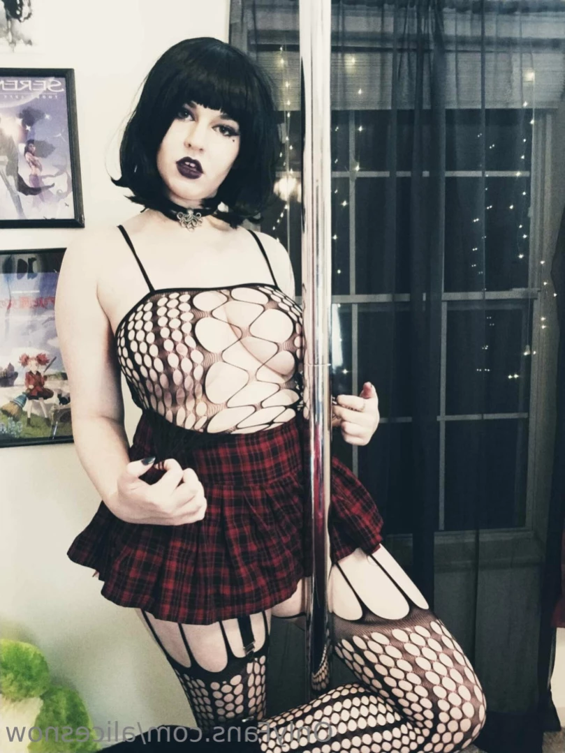 Alice ~ Big Tittied Goth Girlfriend [ alicesnow ] Onlyfans leaked photo 11609278 on Hotleaks.tv