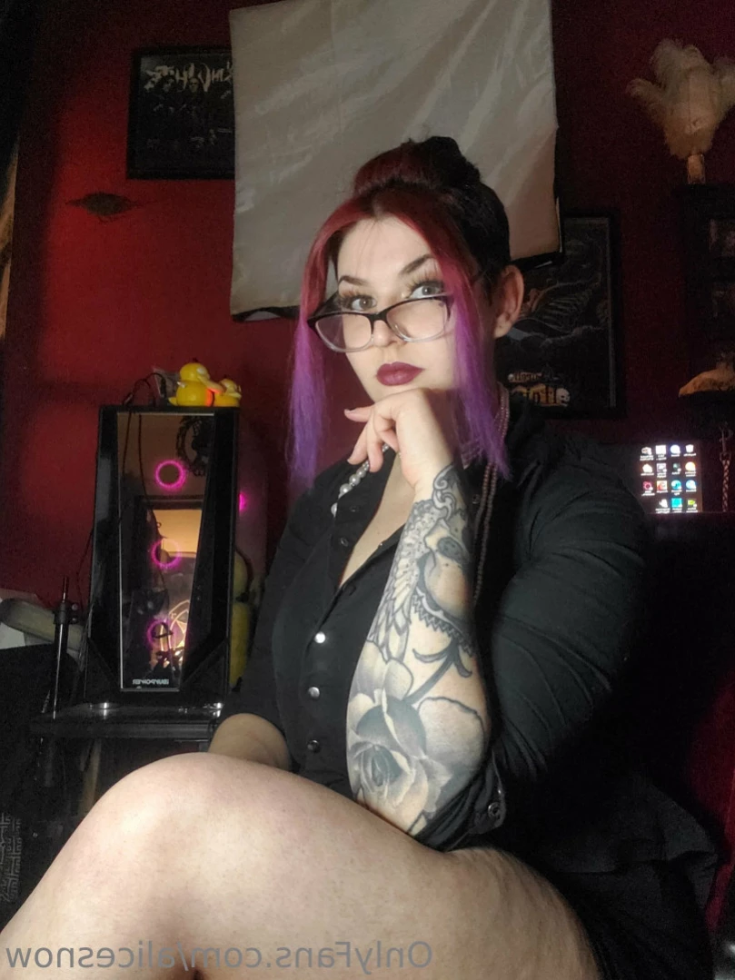 Alice ~ Big Tittied Goth Girlfriend [ alicesnow ] Onlyfans leaked photo 11634008 on Hotleaks.tv