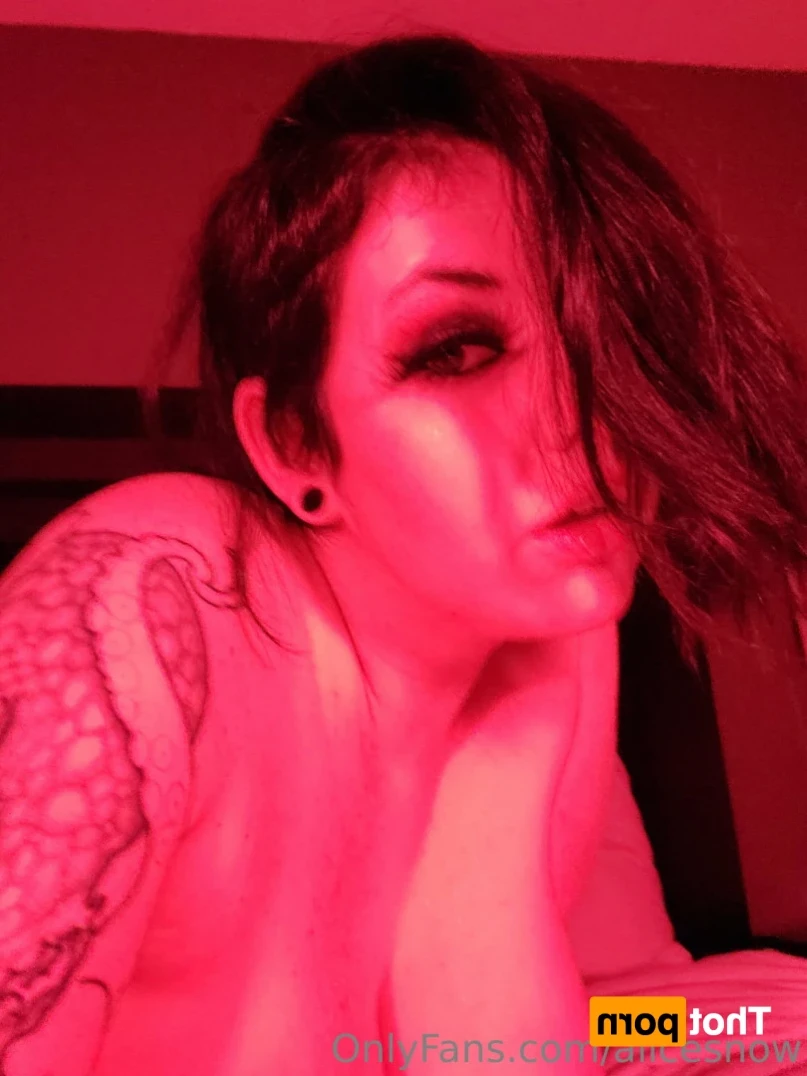 Alice ~ Big Tittied Goth Girlfriend [ alicesnow ] Onlyfans leaked photo 11872330 on Hotleaks.tv