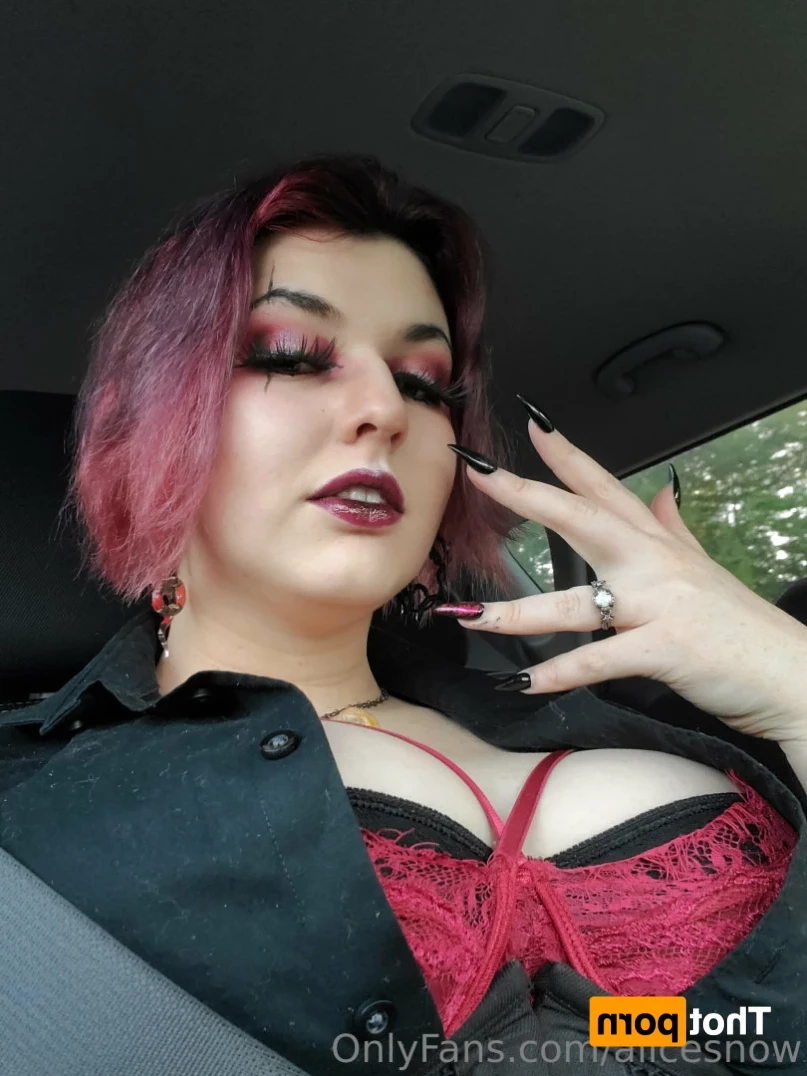 Alice ~ Big Tittied Goth Girlfriend [ alicesnow ] Onlyfans leaked photo 12931350 on Hotleaks.tv