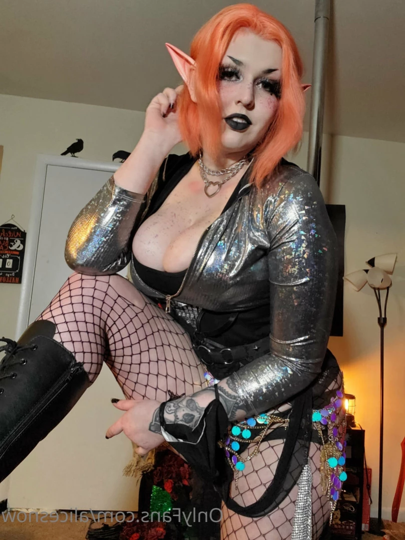 Alice ~ Big Tittied Goth Girlfriend [ alicesnow ] Onlyfans leaked photo 13095888 on Hotleaks.tv