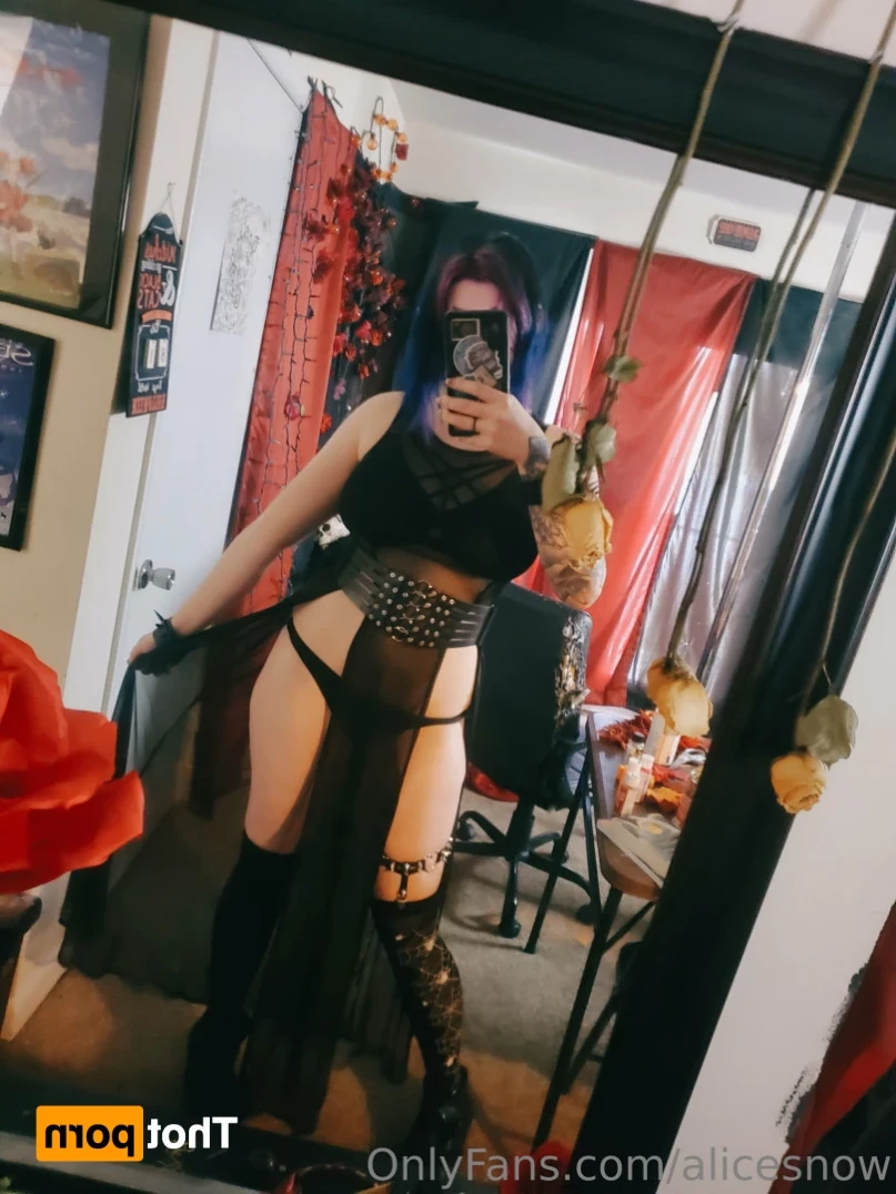 Alice ~ Big Tittied Goth Girlfriend [ alicesnow ] Onlyfans leaked photo 13391608 on Hotleaks.tv