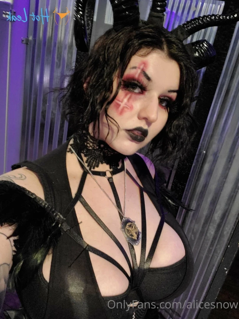 Alice ~ Big Tittied Goth Girlfriend [ alicesnow ] Onlyfans leaked photo 13931001 on Hotleaks.tv