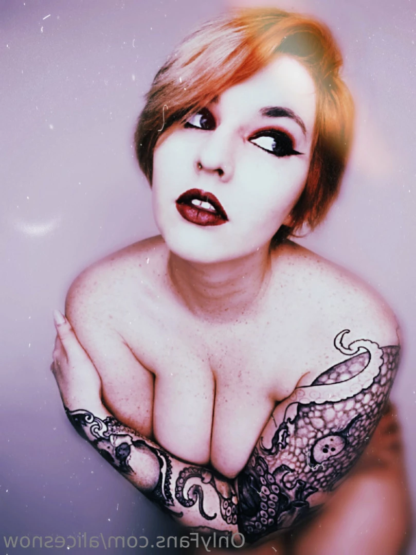 Alice ~ Big Tittied Goth Girlfriend [ alicesnow ] Onlyfans leaked photo 14075675 on Hotleaks.tv