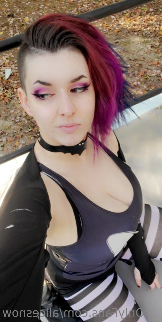 Alice ~ Big Tittied Goth Girlfriend [ alicesnow ] Onlyfans leaked photo 14342445 on Hotleaks.tv