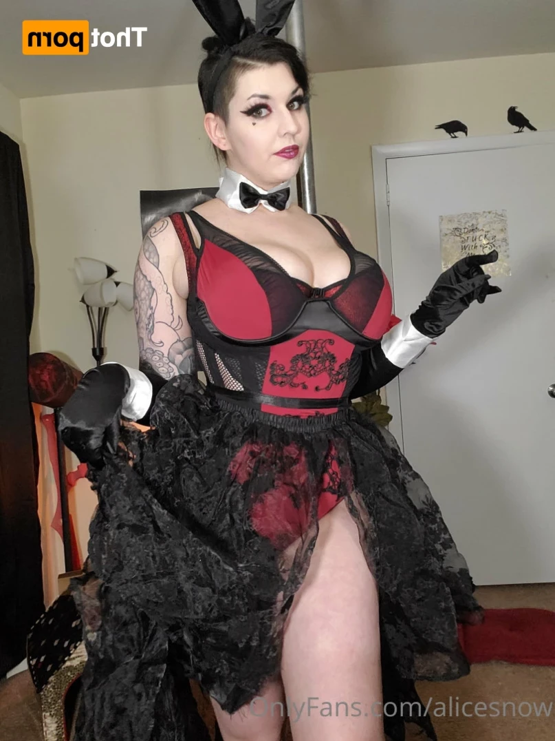 Alice ~ Big Tittied Goth Girlfriend [ alicesnow ] Onlyfans leaked photo 14442433 on Hotleaks.tv