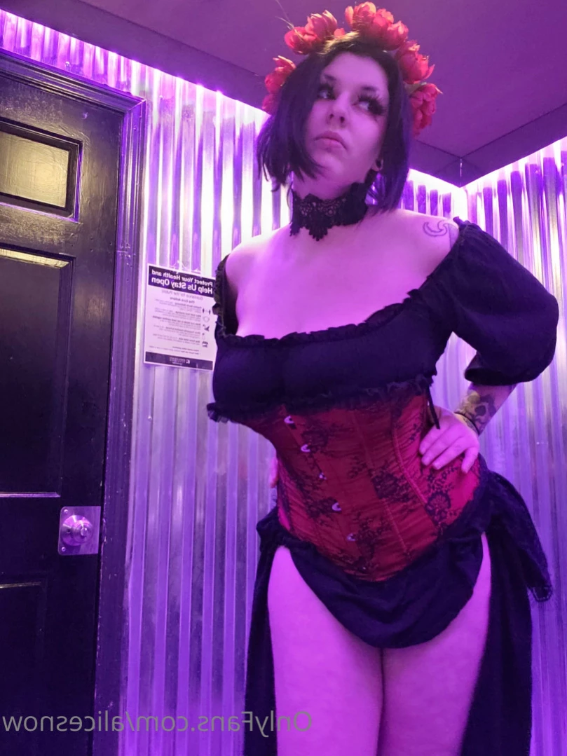 Alice ~ Big Tittied Goth Girlfriend [ alicesnow ] Onlyfans leaked photo 14676731 on Hotleaks.tv