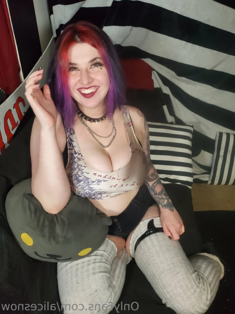 Alice ~ Big Tittied Goth Girlfriend [ alicesnow ] Onlyfans leaked photo 14922073 on Hotleaks.tv