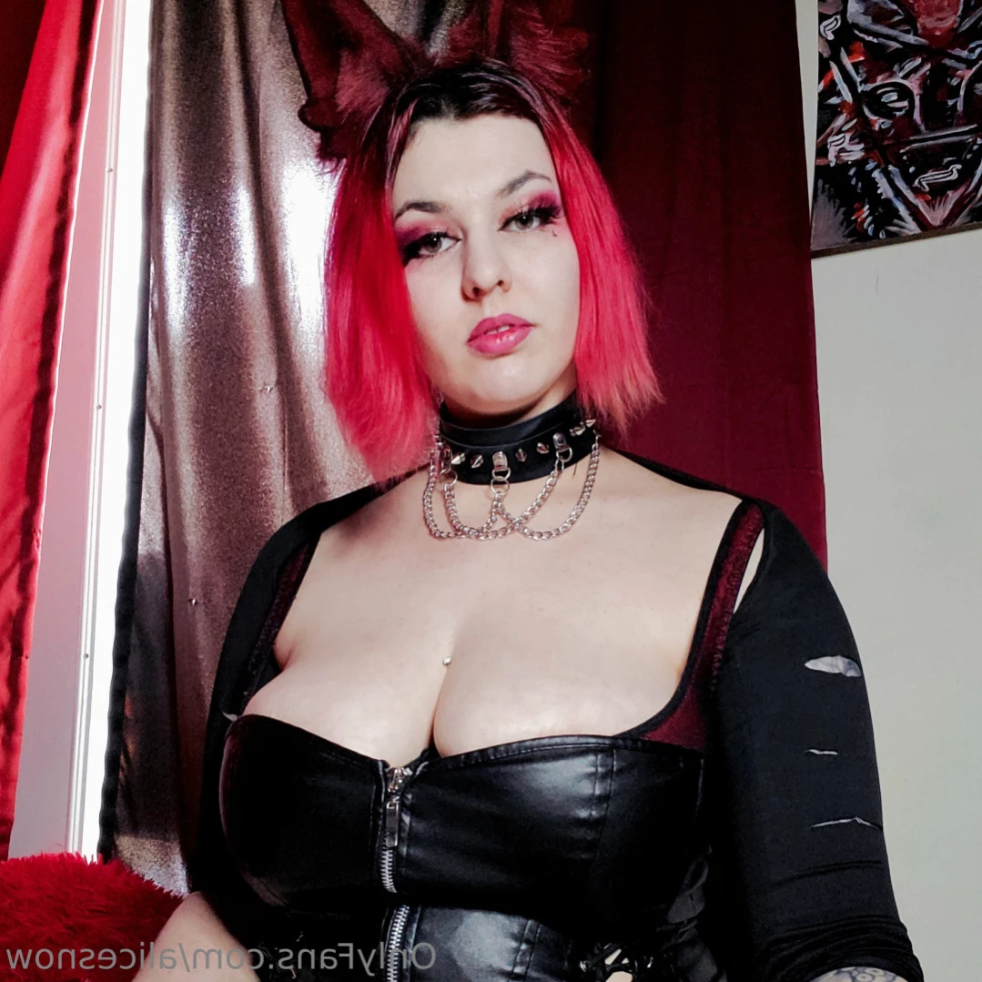 Alice ~ Big Tittied Goth Girlfriend [ alicesnow ] Onlyfans leaked photo 14934850 on Hotleaks.tv