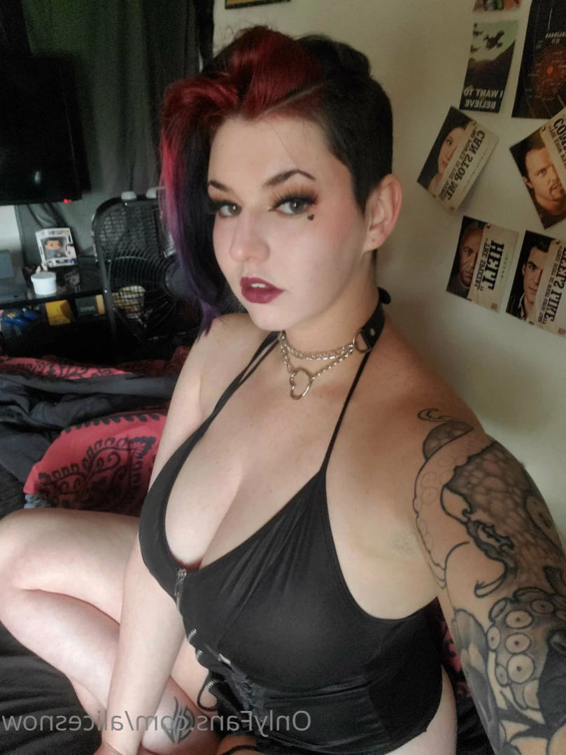 Alice ~ Big Tittied Goth Girlfriend [ alicesnow ] Onlyfans leaked photo 15850104 on Hotleaks.tv