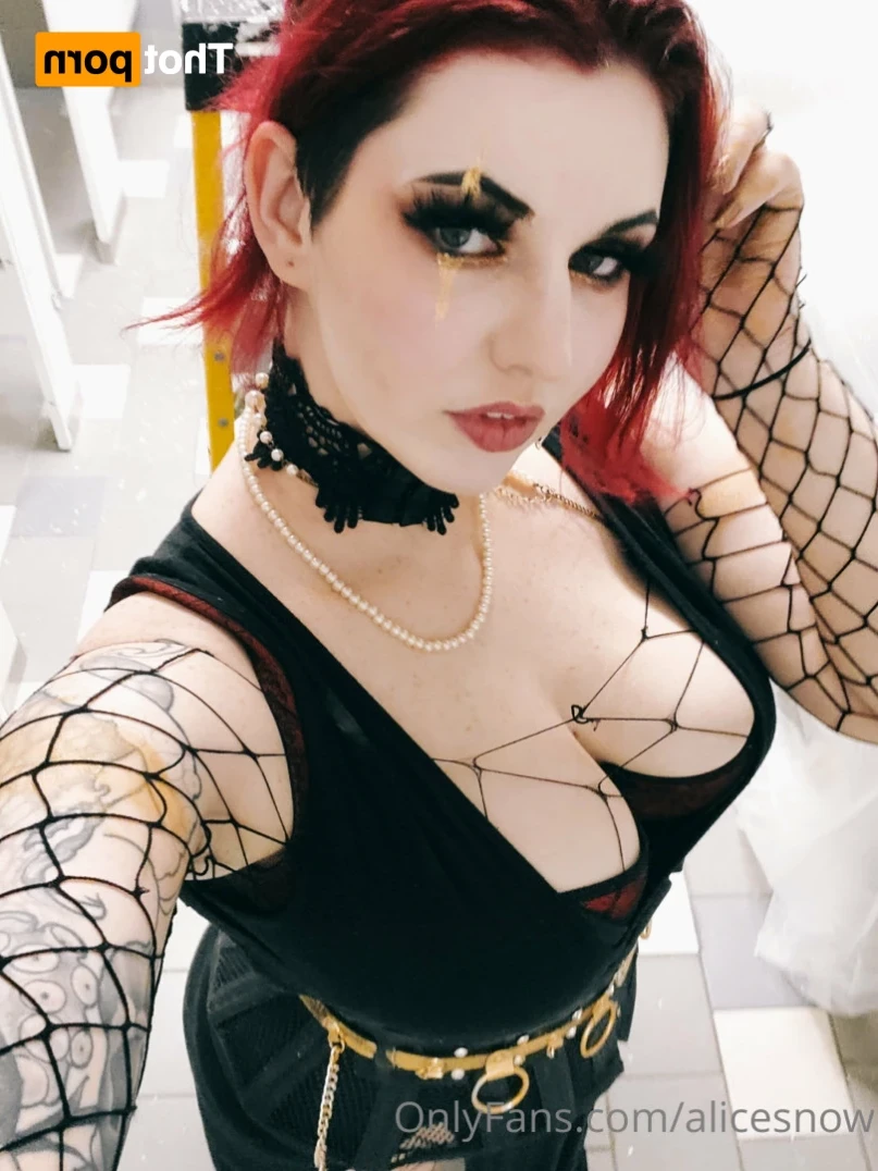 Alice ~ Big Tittied Goth Girlfriend [ alicesnow ] Onlyfans leaked photo 16198636 on Hotleaks.tv