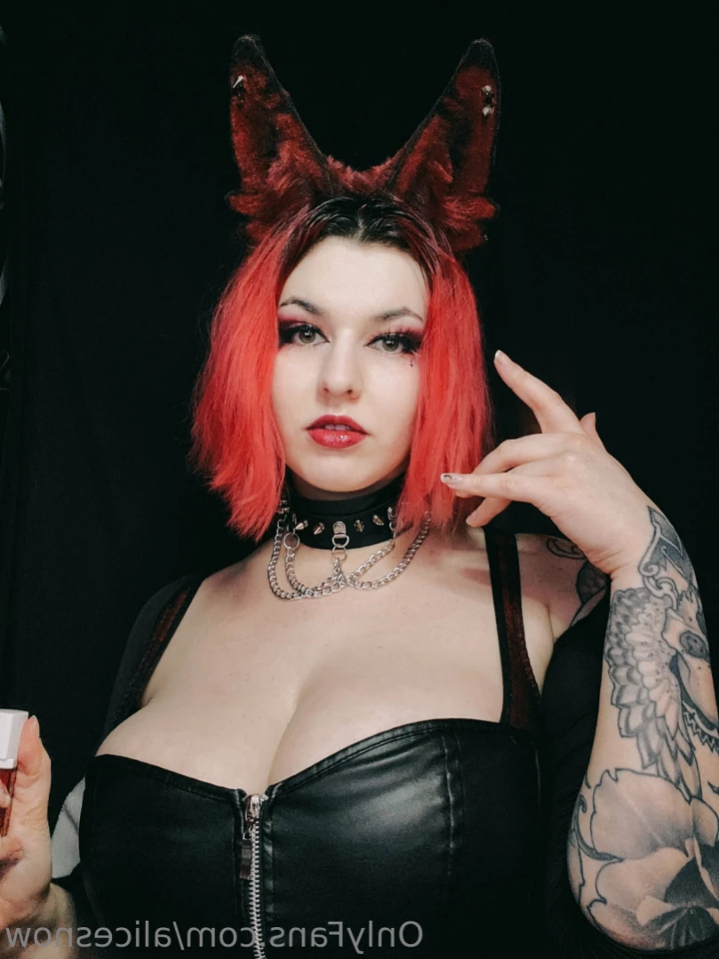 Alice ~ Big Tittied Goth Girlfriend [ alicesnow ] Onlyfans leaked photo 16242124 on Hotleaks.tv