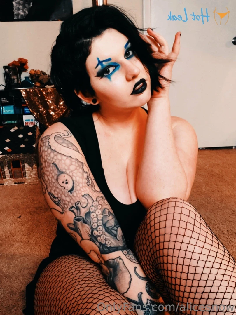 Alice ~ Big Tittied Goth Girlfriend [ alicesnow ] Onlyfans leaked photo 16246422 on Hotleaks.tv