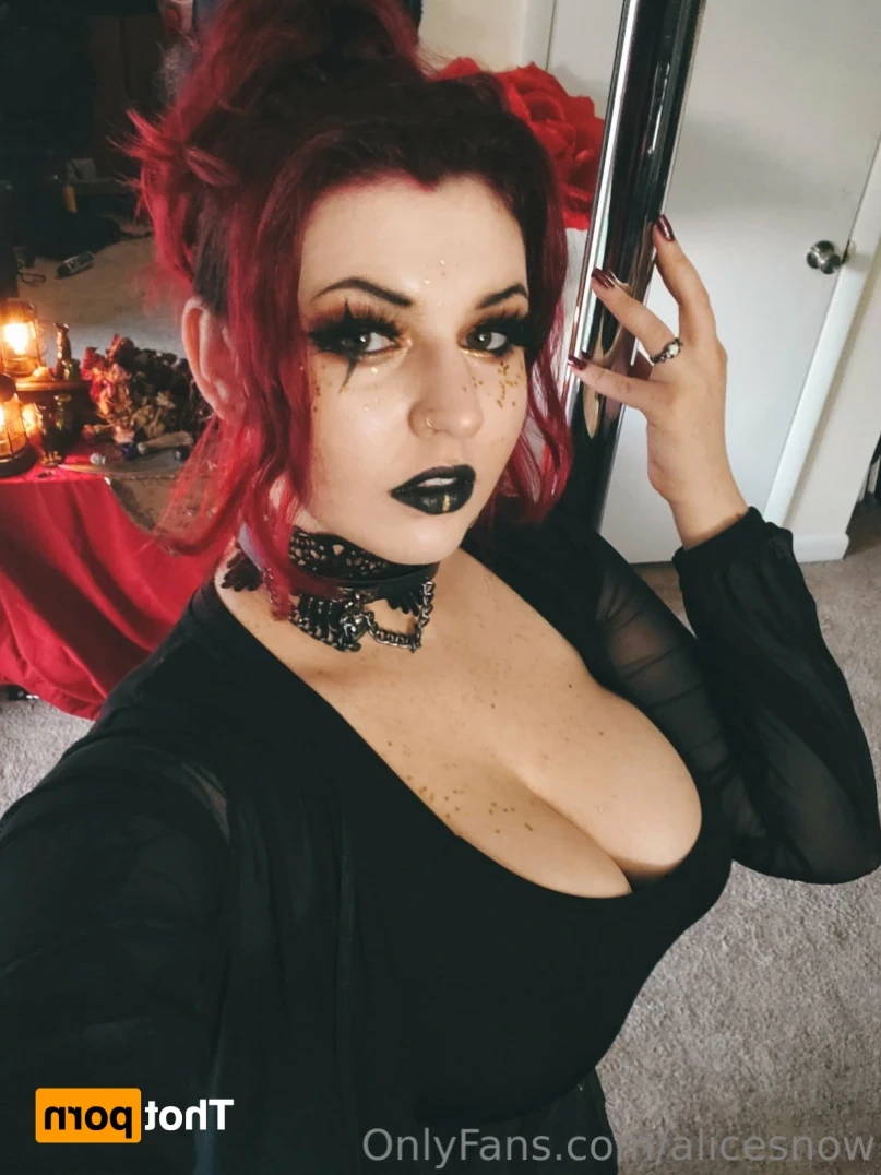 Alice ~ Big Tittied Goth Girlfriend [ alicesnow ] Onlyfans leaked photo 16514463 on Hotleaks.tv