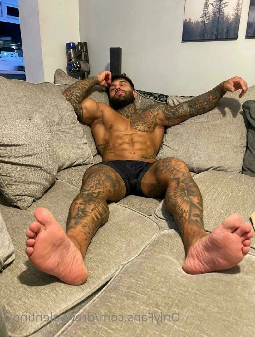 Drew Valentino (DrewcyFrOOtXL) [ drewvalentinoxl ] Onlyfans leaked photo 2159069 on Hotleaks.tv