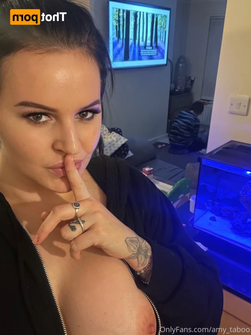 SINGLE DICK HUNTER ❌TABOO QUEEN 👑 [ amy_taboo ] Onlyfans leaked photo 15625194 on Hotleaks.tv