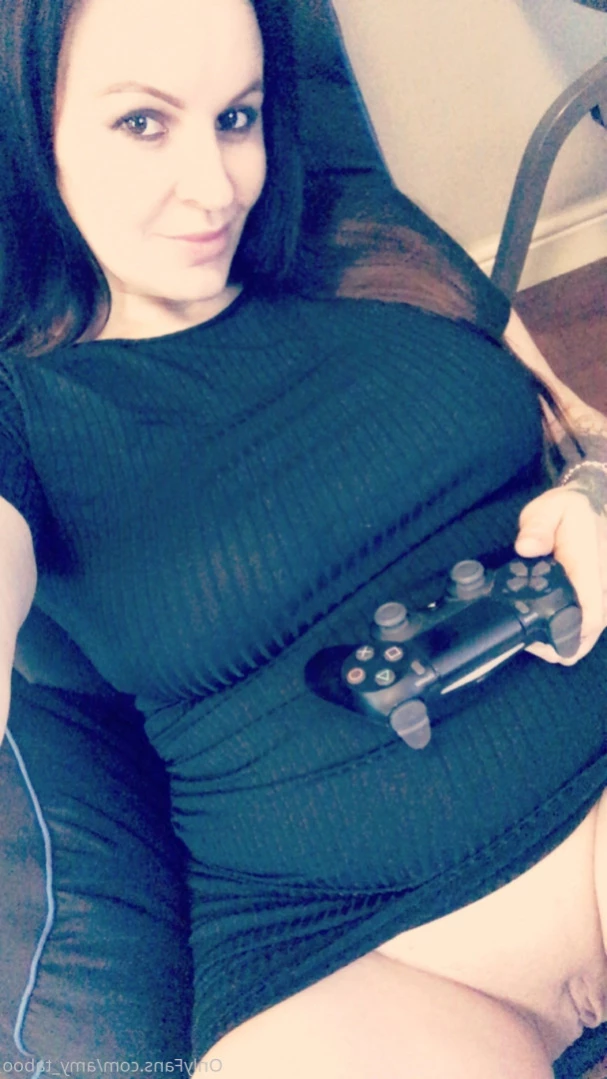 SINGLE DICK HUNTER ❌TABOO QUEEN 👑 [ amy_taboo ] Onlyfans leaked photo 16287868 on Hotleaks.tv