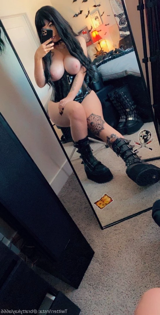 𝕭𝖗𝖆𝖙𝖙𝖞 𝕶𝖆𝖞𝖑𝖆 🥀 [ brattykayla666 ] Onlyfans leaked photo 202356 on Hotleaks.tv