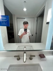 9484829