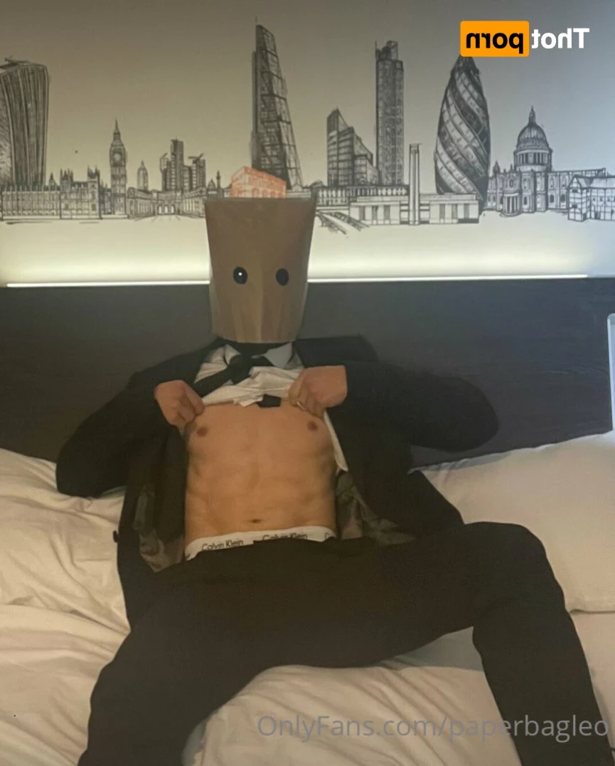 Paper Bag Leo [ paperbagleo ] Onlyfans leaked photo 11821770 on Hotleaks.tv