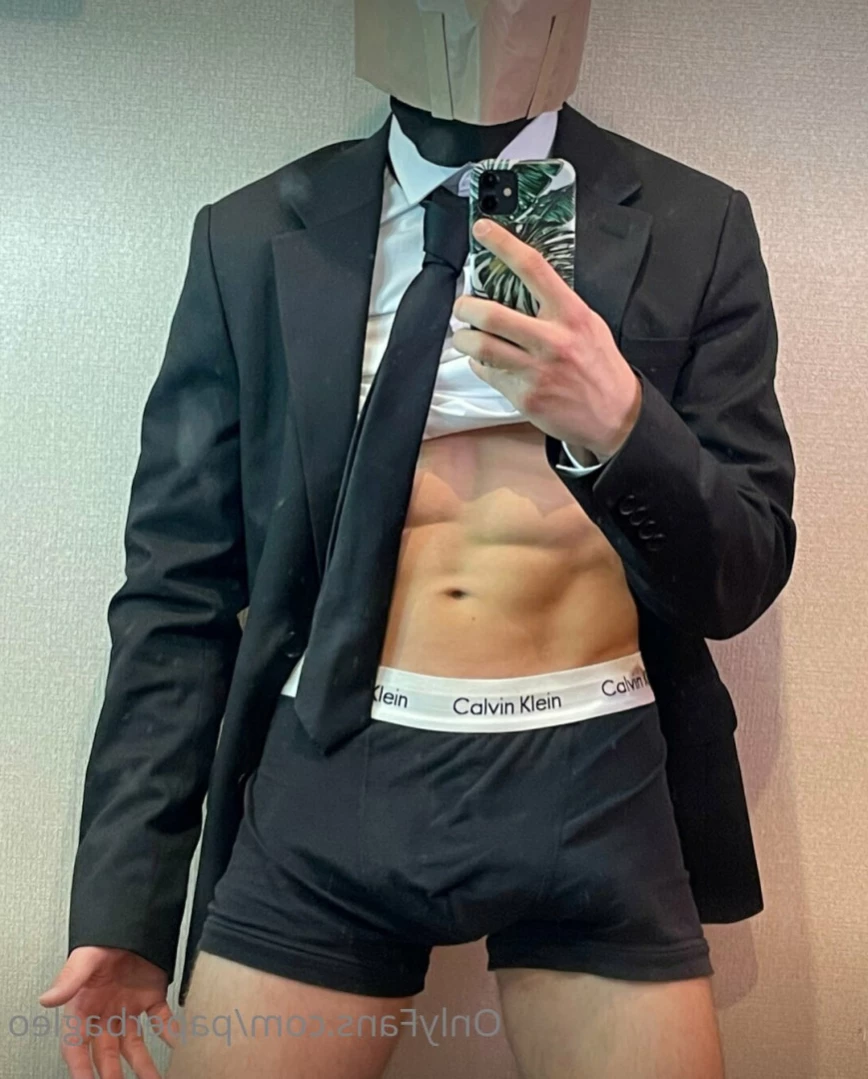 Paper Bag Leo [ paperbagleo ] Onlyfans leaked photo 12369594 on Hotleaks.tv