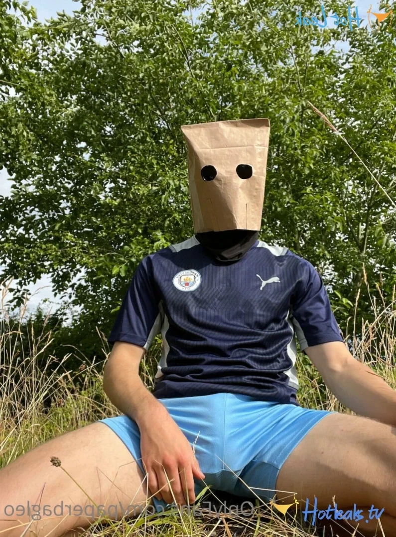 Paper Bag Leo [ paperbagleo ] Onlyfans leaked photo 12437906 on Hotleaks.tv