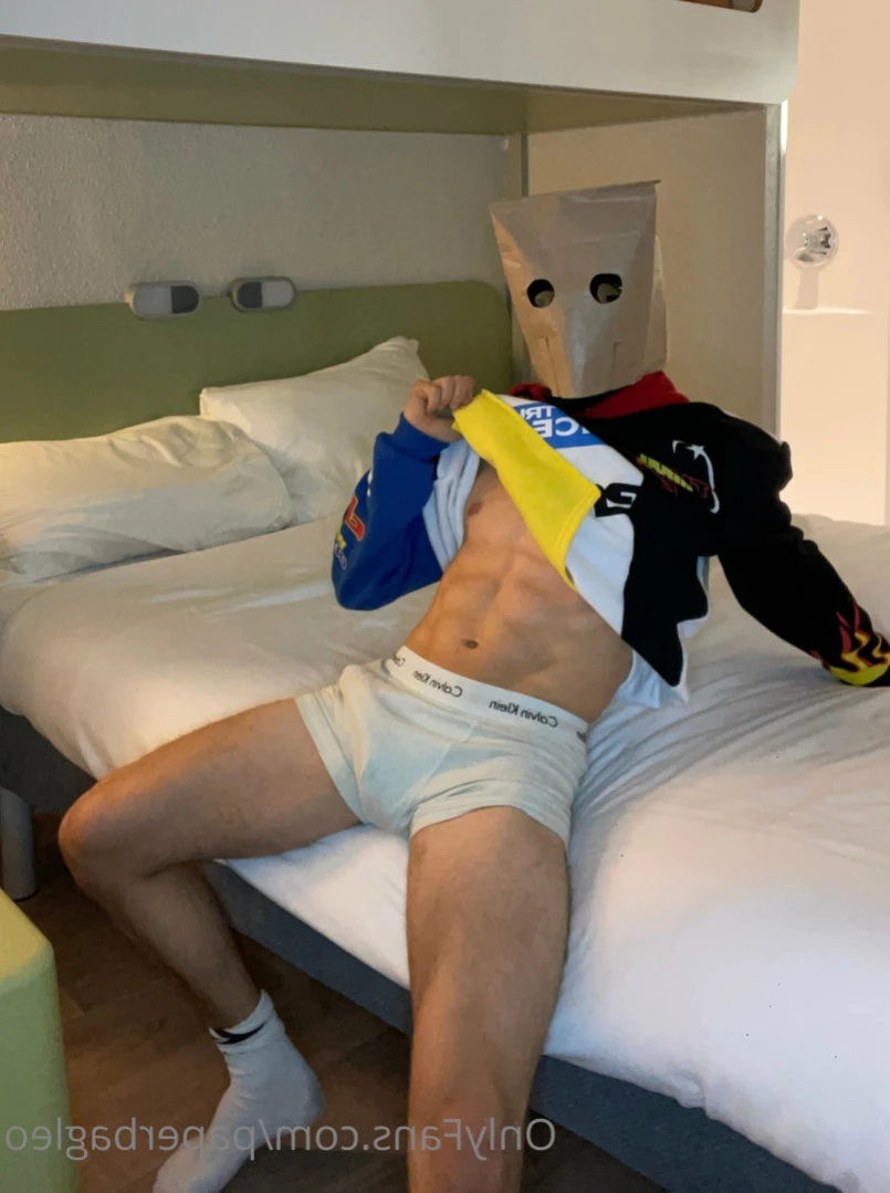 Paper Bag Leo [ paperbagleo ] Onlyfans leaked photo 12798206 on Hotleaks.tv