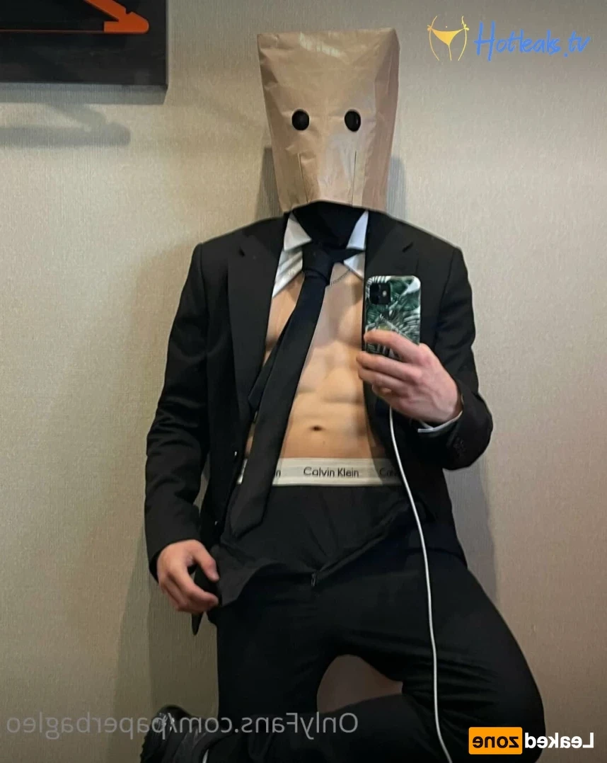 Paper Bag Leo [ paperbagleo ] Onlyfans leaked photo 15267365 on Hotleaks.tv