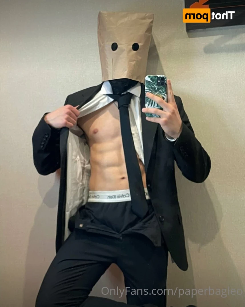 Paper Bag Leo [ paperbagleo ] Onlyfans leaked photo 15383753 on Hotleaks.tv