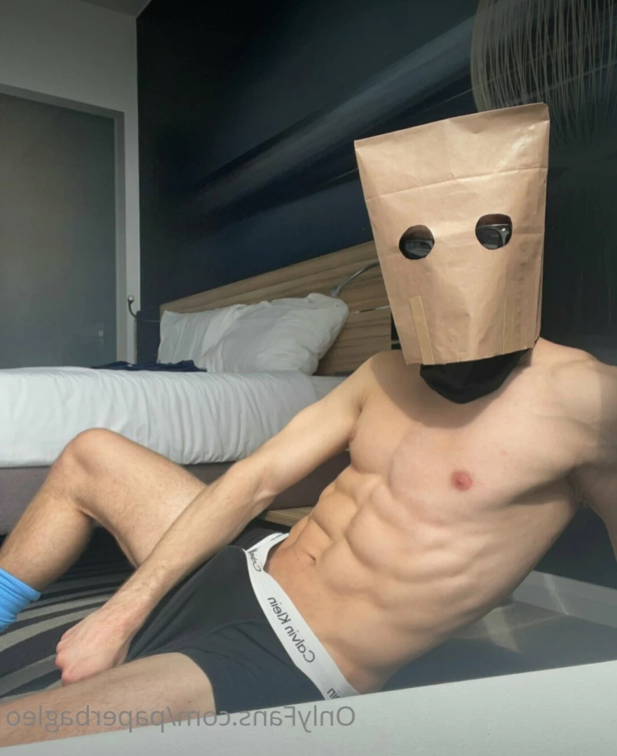 Paper Bag Leo [ paperbagleo ] Onlyfans leaked photo 15397618 on Hotleaks.tv