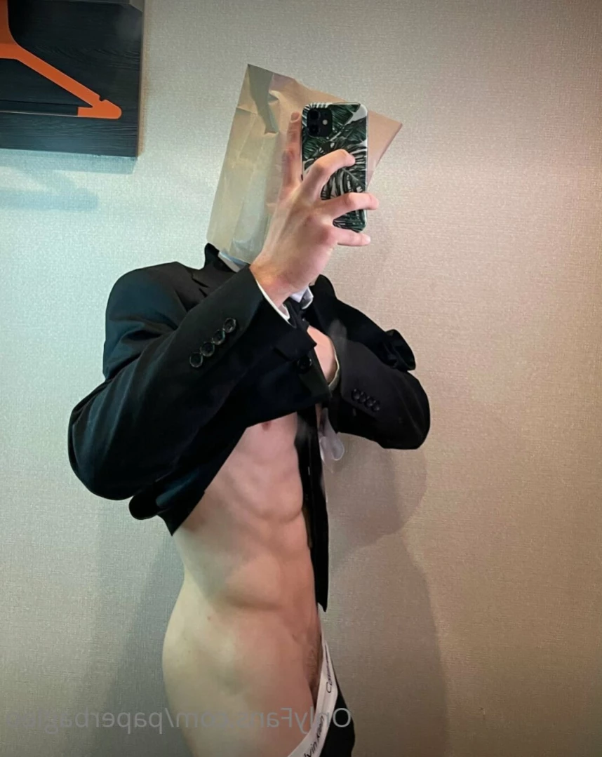 Paper Bag Leo [ paperbagleo ] Onlyfans leaked photo 15397651 on Hotleaks.tv