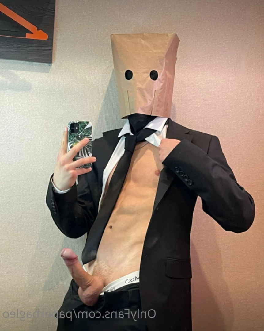 Paper Bag Leo [ paperbagleo ] Onlyfans leaked photo 15397679 on Hotleaks.tv