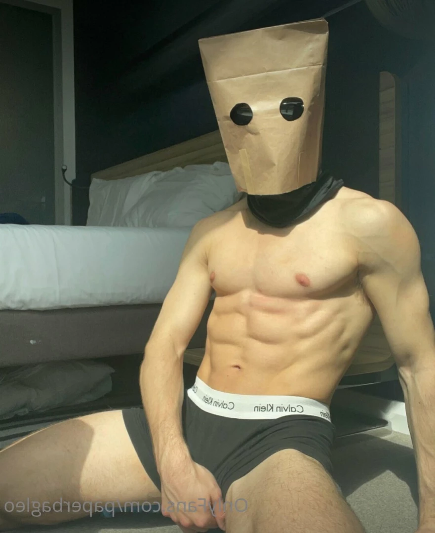 Paper Bag Leo [ paperbagleo ] Onlyfans leaked photo 15397700 on Hotleaks.tv