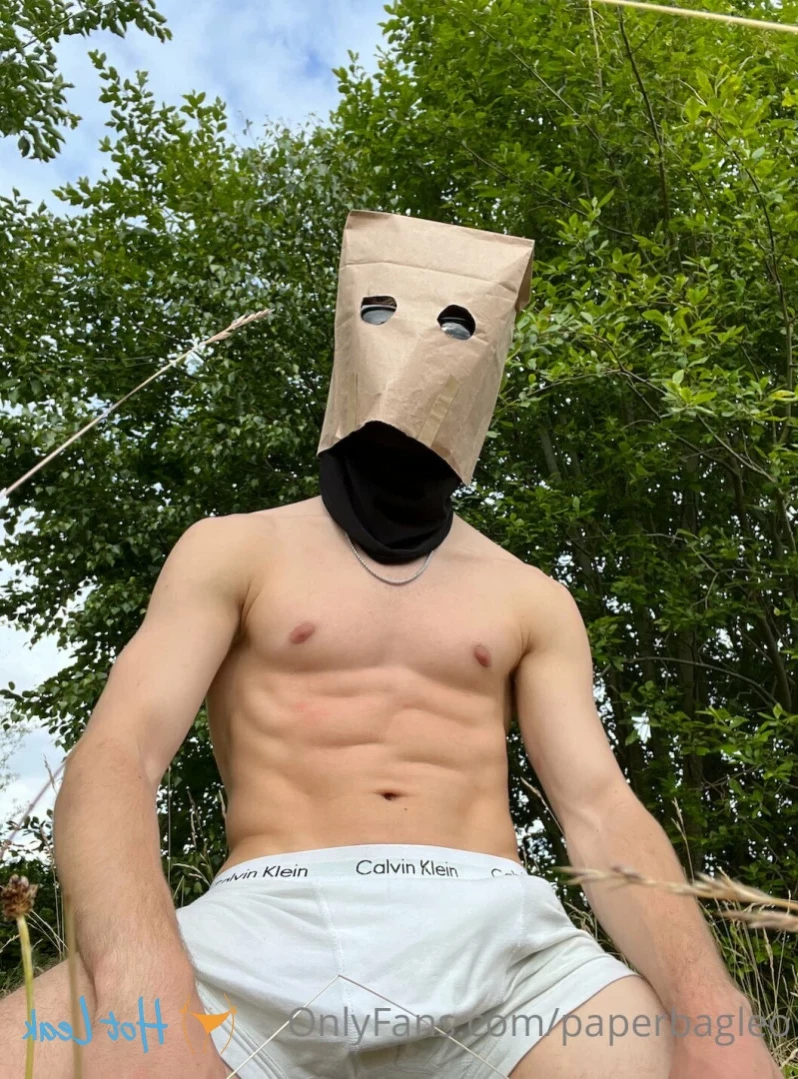 Paper Bag Leo [ paperbagleo ] Onlyfans leaked photo 15397718 on Hotleaks.tv