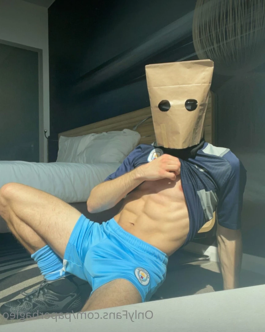 Paper Bag Leo [ paperbagleo ] Onlyfans leaked photo 15397720 on Hotleaks.tv