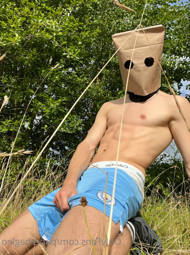 Paper Bag Leo [ paperbagleo ] Onlyfans leaked photo 15397732 on Hotleaks.tv