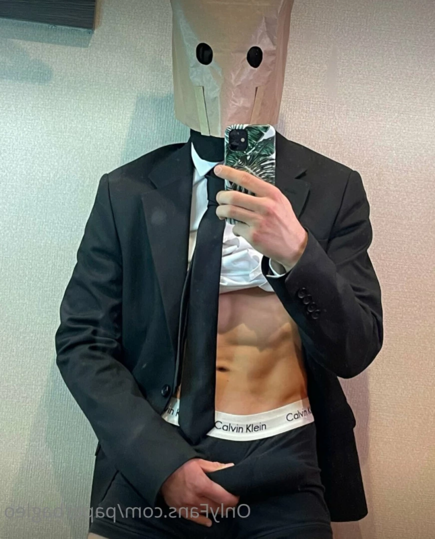 Paper Bag Leo [ paperbagleo ] Onlyfans leaked photo 15397917 on Hotleaks.tv